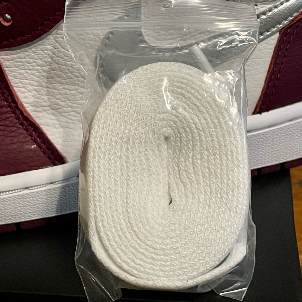 Jordan 1 High - Picture 10 of 16